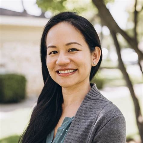Dr. Sherry Su, ND .